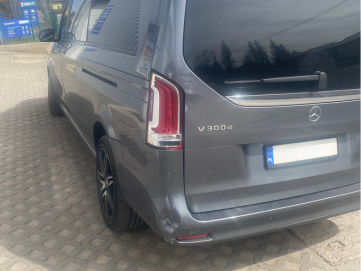 Mercedes V300 przed naprawą — MarioExpress